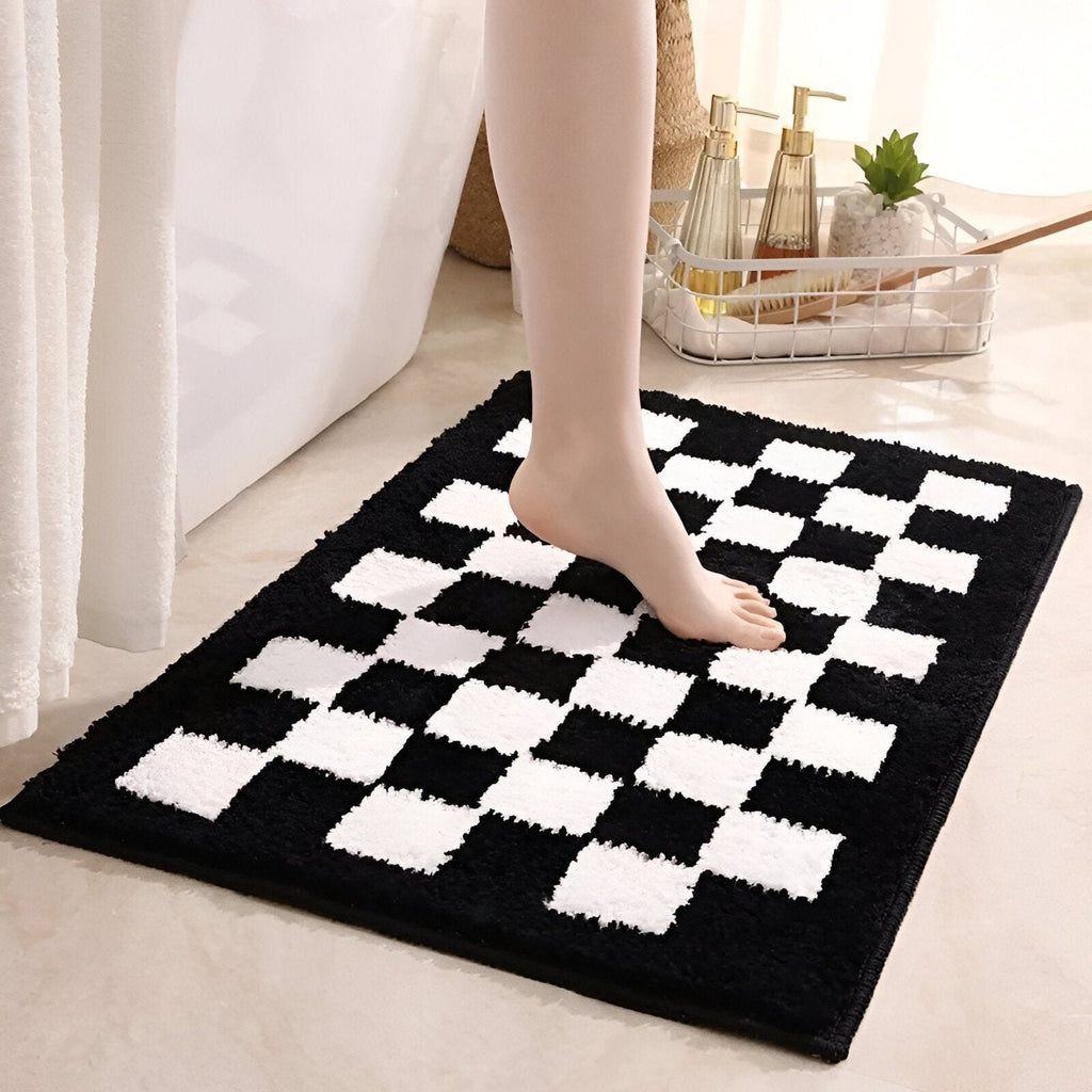 Plush Checkered Bath Mat – Bathroom Decor, Soft Comfort