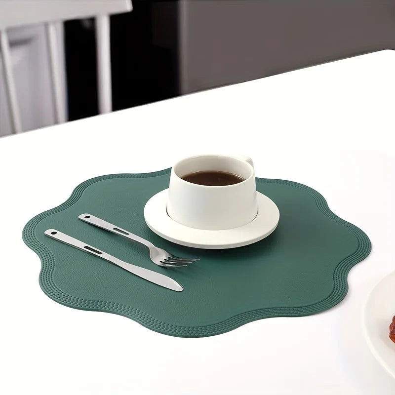 Runde Faux-Leder Tischsets mit Geprägtem Blumendesign – Esszimmer, Dekoration