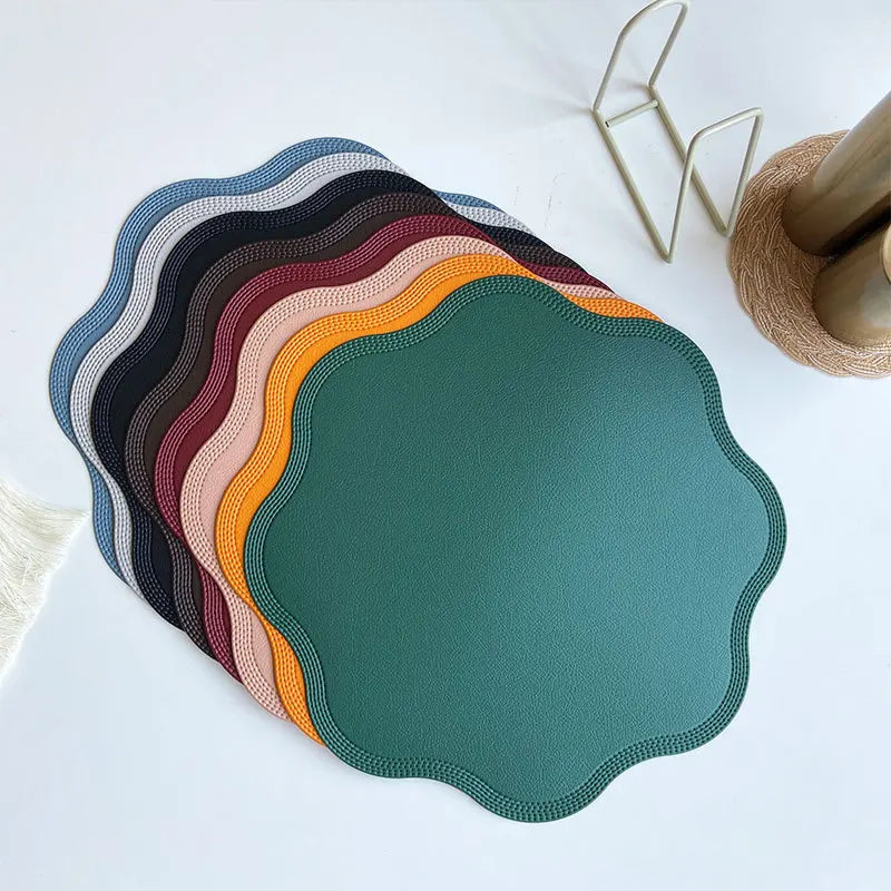 Runde Faux-Leder Tischsets mit Geprägtem Blumendesign – Esszimmer, Dekoration