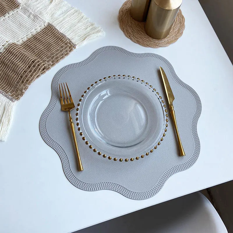 Runde Faux-Leder Tischsets mit Geprägtem Blumendesign – Esszimmer, Dekoration