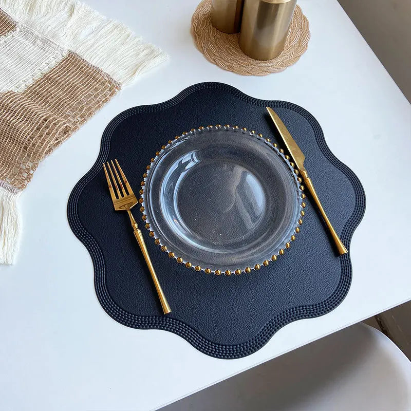 Runde Faux-Leder Tischsets mit Geprägtem Blumendesign – Esszimmer, Dekoration