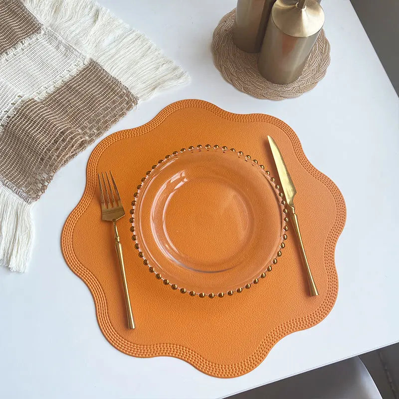 Runde Faux-Leder Tischsets mit Geprägtem Blumendesign – Esszimmer, Dekoration